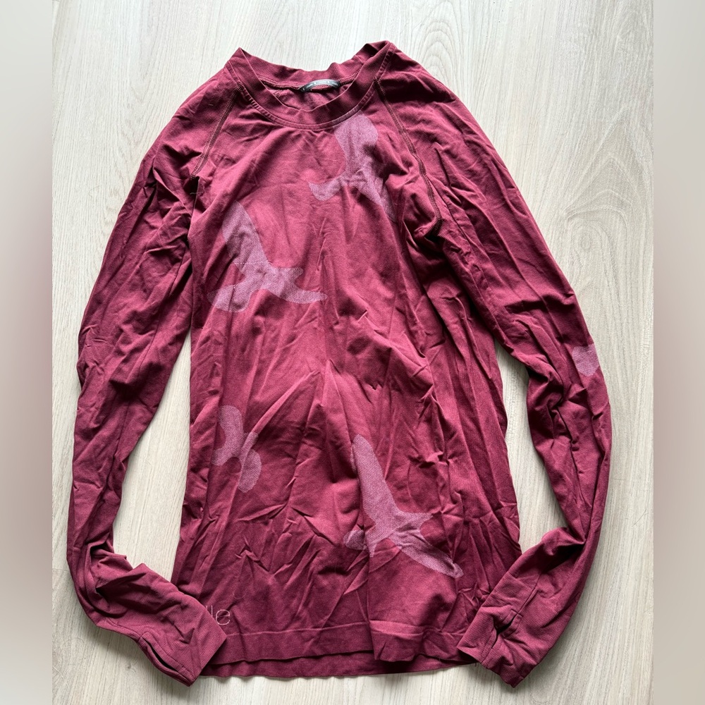 Oiselle Maroon Flyte l/s top size small like new